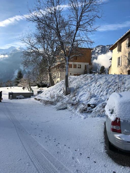 Appartement rez de jardin montée de l'alpe d'Huez La Garde  Exterior foto